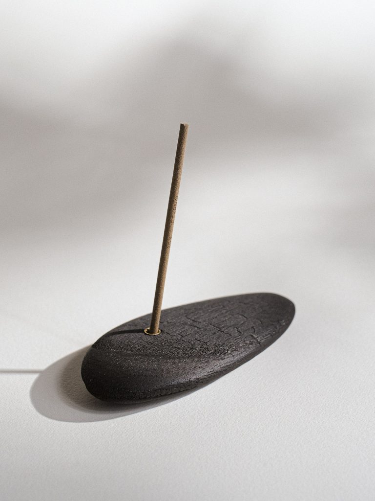 Incense Pebble Mascali 02