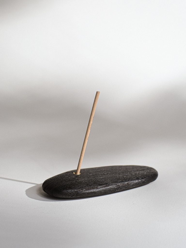 Incense Pebble Mascali 08